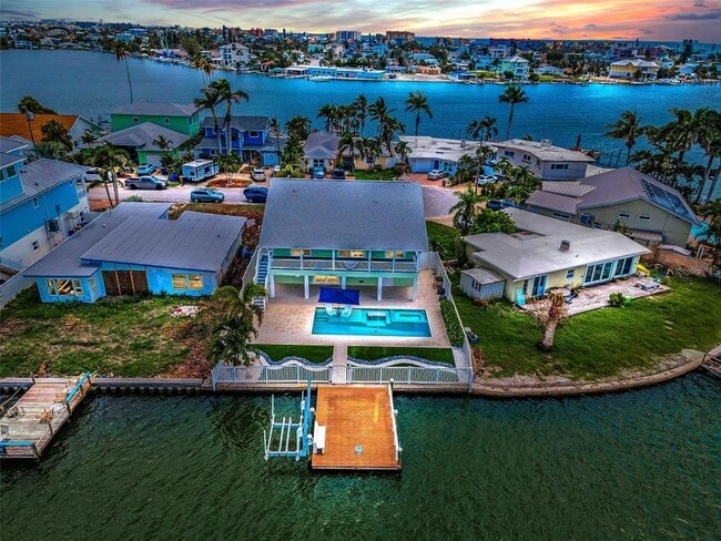 804 Bay Point Dr in Madeira Beach, FL - Building Photo - Building Photo