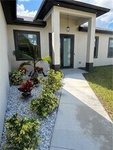 358 Charwood Ave S in Lehigh Acres, FL - Building Photo - Building Photo