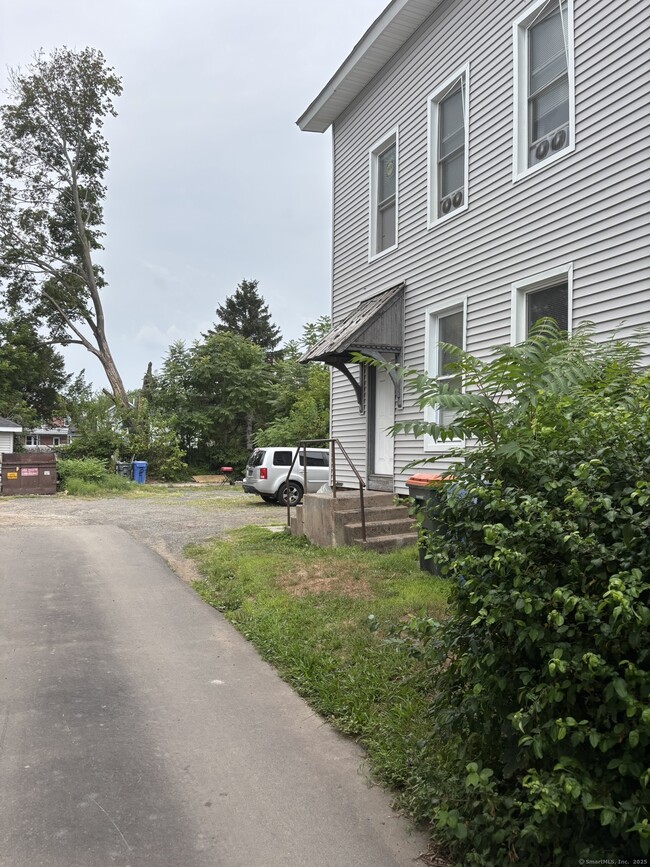 65 Linsley Ave in Meriden, CT - Building Photo - Building Photo