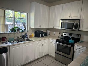 4812 Washington St in Hollywood, FL - Building Photo - Building Photo