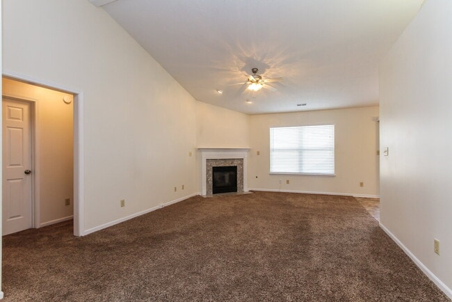 449 Grant Ct in Avon, IN - Building Photo - Building Photo