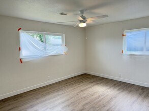 636 Las Palmas Ave in Sacramento, CA - Foto de edificio - Building Photo