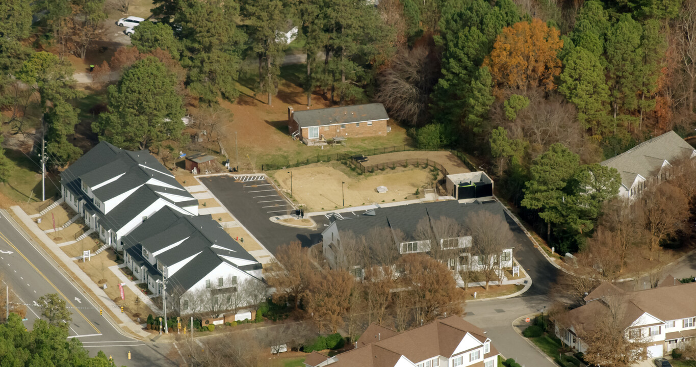 Fox Road Townhomes in Raleigh, NC - Building Photo