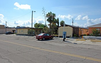 524 Corey Ave in St. Petersburg, FL - Building Photo - Building Photo