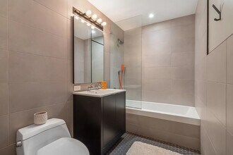 540 W 28th St in New York, NY - Building Photo - Building Photo