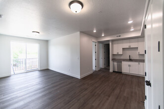 Bldg 2 in Payson, UT - Building Photo - Interior Photo