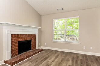 505 Brewer Dr in Locust Grove, GA - Building Photo - Building Photo