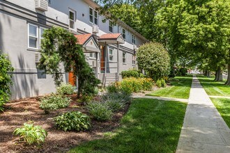 Harbor Village in Middletown, RI - Foto de edificio - Building Photo