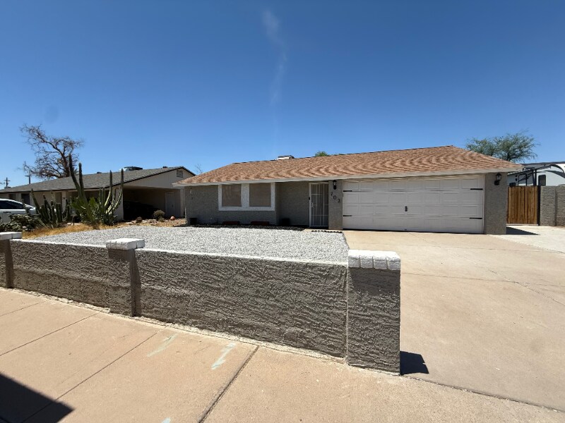 702 N 1st St in Avondale, AZ - Building Photo