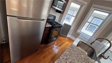 93 Raymond St in Providence, RI - Building Photo - Building Photo