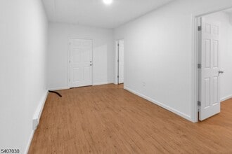 614 Bond St in Elizabethport, NJ - Building Photo - Building Photo