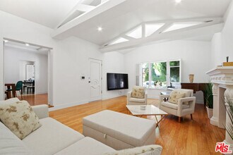 352 S Wetherly Dr in Beverly Hills, CA - Building Photo - Building Photo