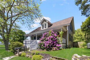 275 Union Ave in Burrillville, RI - Building Photo