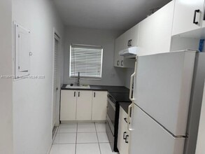 1425 Arthur St in Hollywood, FL - Foto de edificio - Building Photo