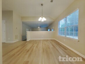 2411 Napa Valley Dr in Villa Rica, GA - Foto de edificio - Building Photo