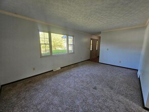 6648 Kennerdown St in Columbus, OH - Building Photo - Building Photo