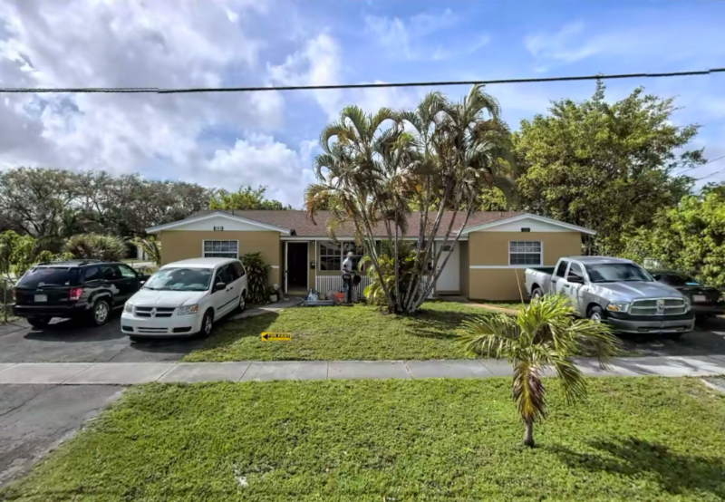 1101 NW 55th Ave in Lauderhill, FL - Building Photo