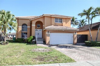985 NW 132nd Ct in Miami, FL - Building Photo - Building Photo