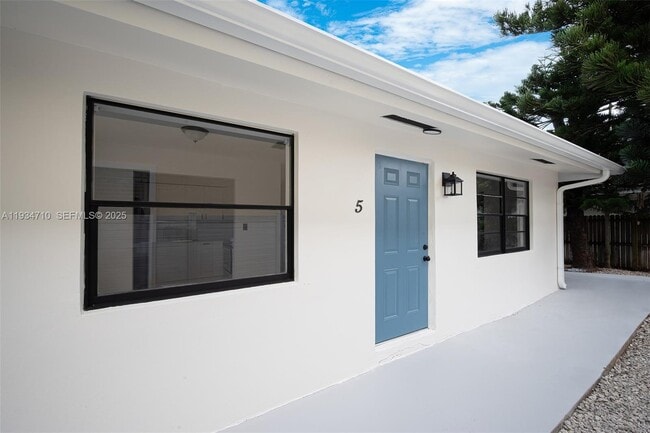 1204 NE 17th Way in Fort Lauderdale, FL - Building Photo - Building Photo