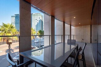 888 W E St, Unit 306 in San Diego, CA - Building Photo - Building Photo