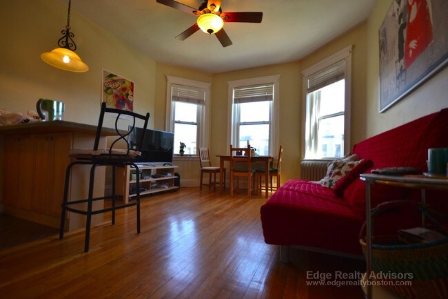 1564 Commonwealth Ave, Unit 9