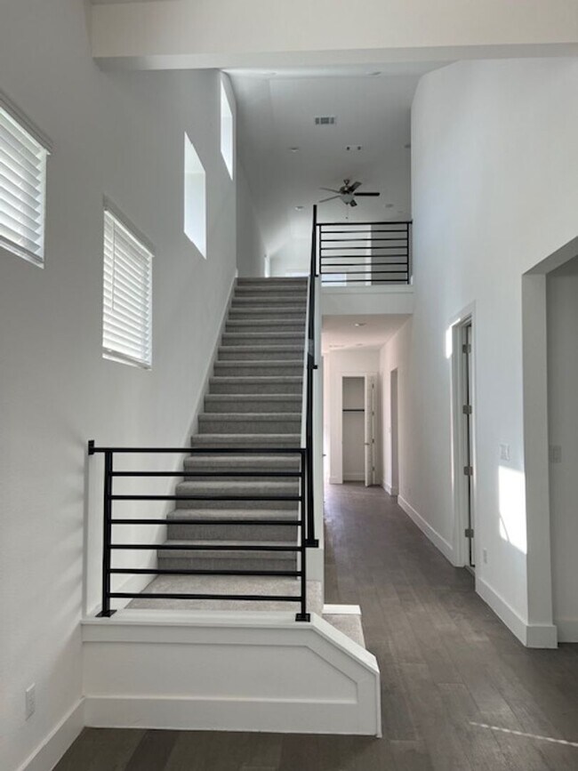 1413 Kneehigh Ln in Georgetown, TX - Foto de edificio - Building Photo