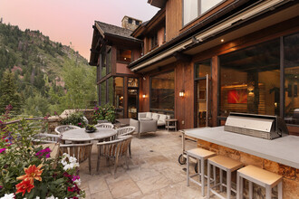 105 Exhibition Ln in Aspen, CO - Building Photo - Building Photo