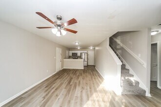 6926 Parkbrook Ln in Cordova, TN - Building Photo - Building Photo