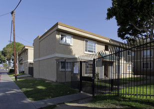 Park Crest Apartments in San Diego, CA - Building Photo - Building Photo