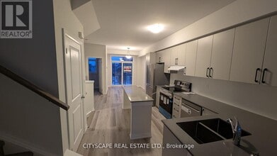 155 Equestrian Way in Cambridge, ON - Building Photo - Building Photo