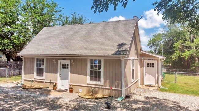 112 North St, Unit B in Weston, TX - Foto de edificio - Building Photo