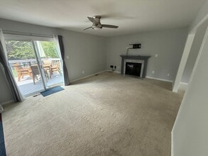 1438 Powells Tavern Pl in Herndon, VA - Building Photo - Building Photo