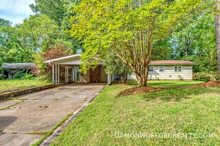 1827 Parkridge Dr in Jackson, MS - Building Photo