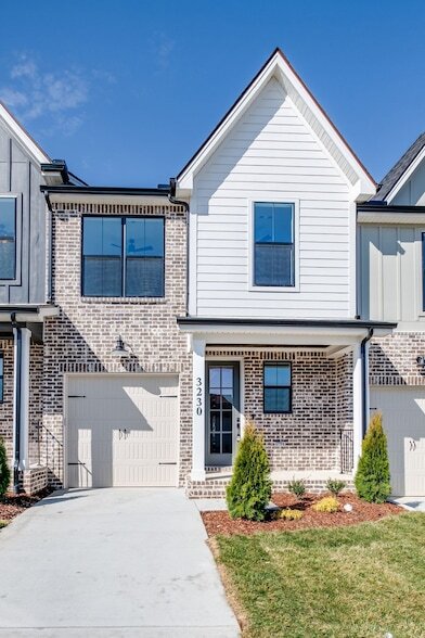 3230 Sassafras Ln in Thompson's Station, TN - Building Photo