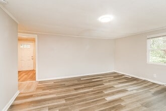 324 Adams Ave in Batesburg-leesville, SC - Foto de edificio - Building Photo