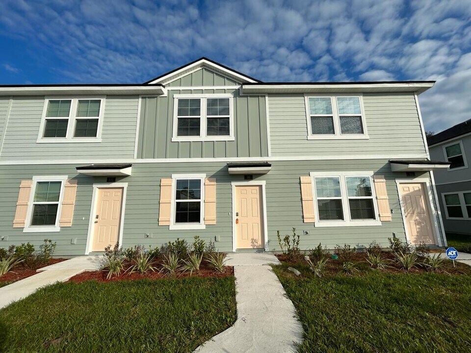 96 Whispering Brk Dr in St. Augustine, FL - Building Photo