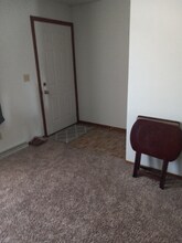 1242 Primrose Ln in Neenah, WI - Building Photo - Building Photo