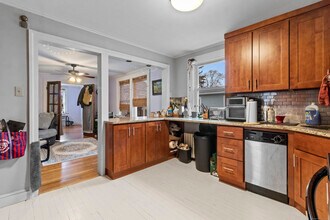 61 Lyon St in New Haven, CT - Building Photo - Building Photo