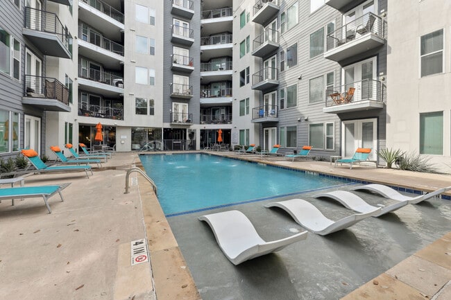 Gibson Flats in Austin, TX - Building Photo - Building Photo