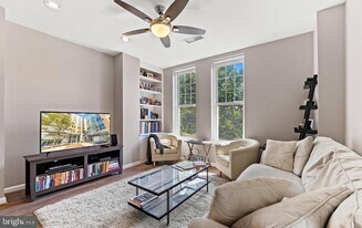 444 W Broad St in Falls Church, VA - Building Photo