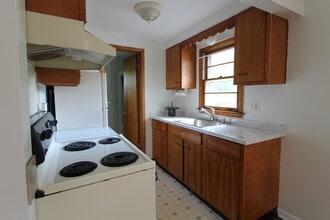 403 Jewell Dr, Unit Apt in Liverpool, NY - Building Photo - Building Photo