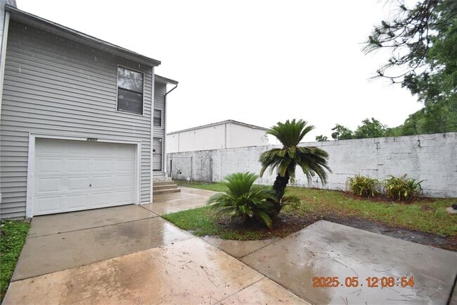 2501 E Stanley Matthew Cir in Tampa, FL - Building Photo - Building Photo