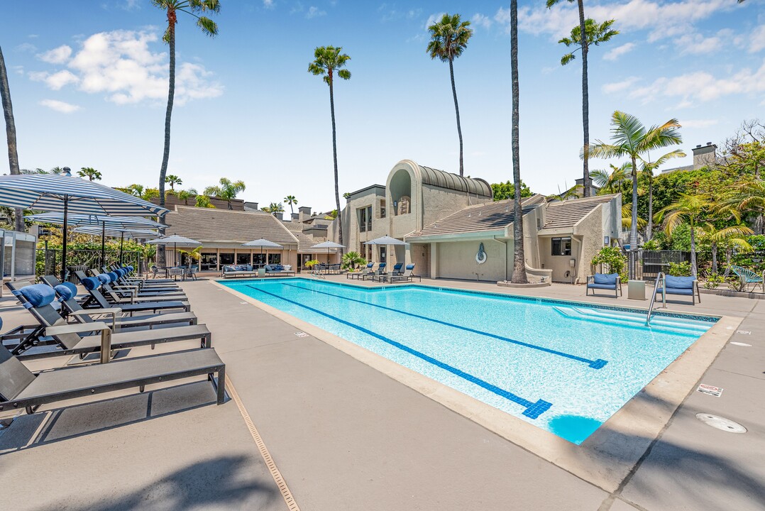Allina La Jolla in San Diego, CA - Foto de edificio