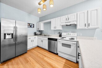7101 Joy St in Pensacola, FL - Foto de edificio - Building Photo