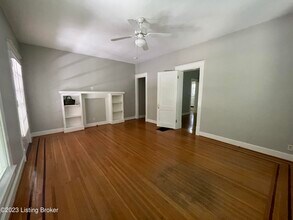 2177 Baringer Ave in Louisville, KY - Foto de edificio - Building Photo