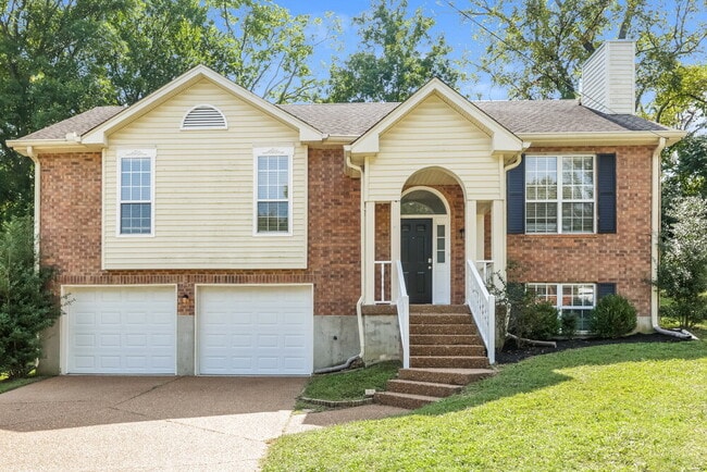 property at 903 Retriever Pl