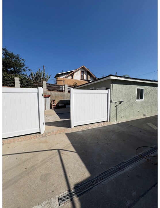 4307 Dozier St, Unit #1 in East Los Angeles, CA - Foto de edificio