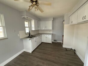 11712 McCracken Rd in Garfield Heights, OH - Building Photo - Building Photo