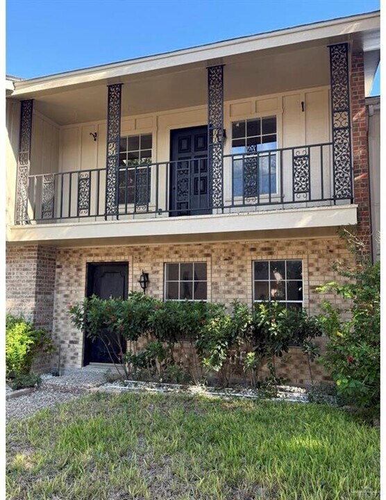 12 Wichita Ave in McAllen, TX - Building Photo
