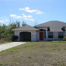 5773 Marina Rd in Bokeelia, FL - Building Photo - Building Photo